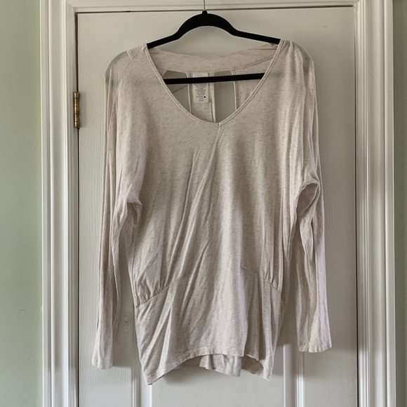 Backless athletic long sleeve - Picture 1 of 2